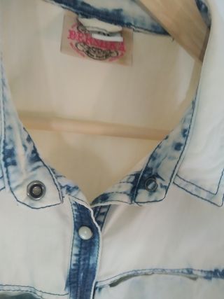 Camisa vaquera. De Bershka.