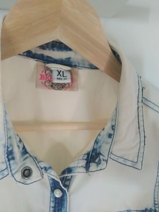 Camisa vaquera. De Bershka.