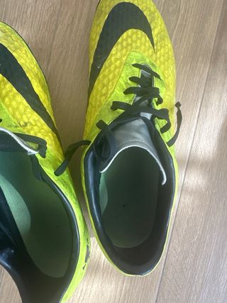 Botas futbol, guantes, espinilleras y más