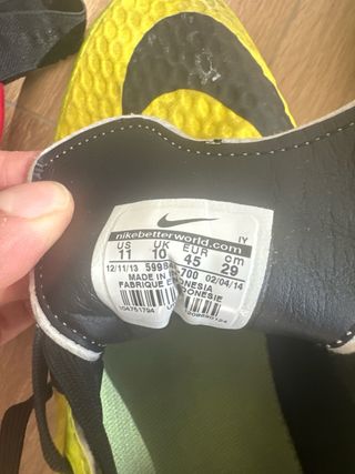 Botas futbol, guantes, espinilleras y más