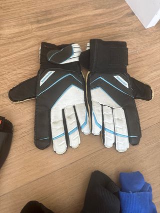 Botas futbol, guantes, espinilleras y más