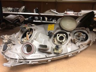 Faro derecho mercedes a1688200261