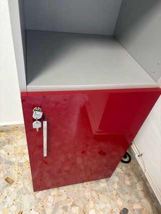 mesa y armario oficina