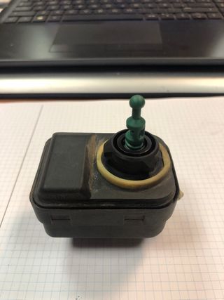 Motor ajuste luces volvo pa66-gf30