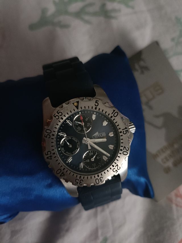 Reloj Lotus