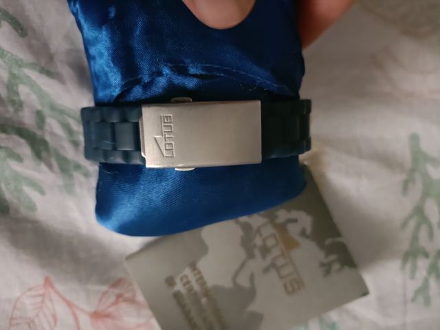 Reloj Lotus
