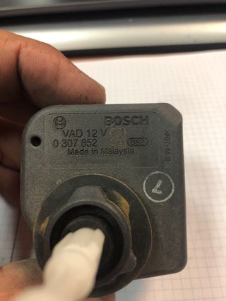Motor alcance de luces bosch 0307852