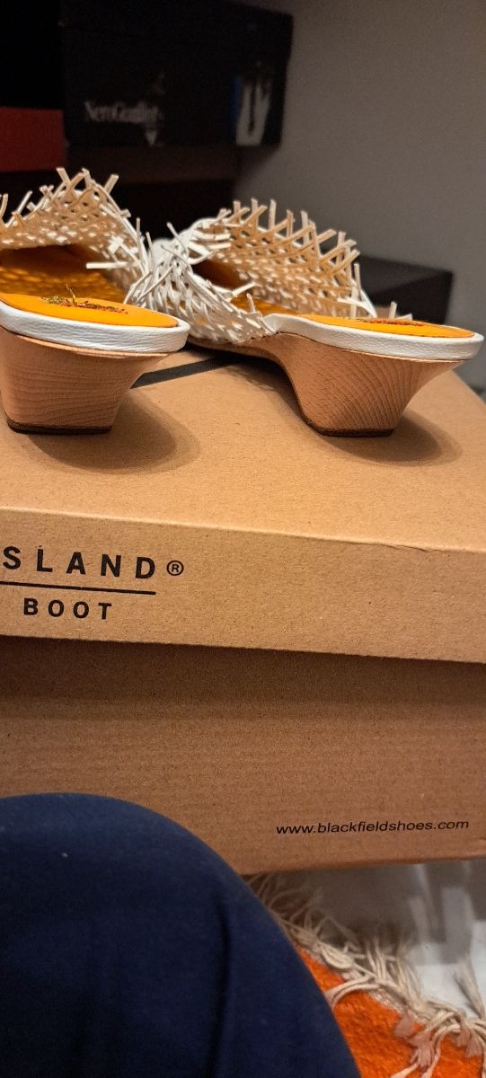 SANDALIAS SIN ESTRENAR