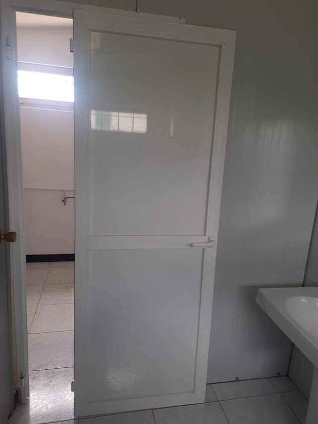 PUERTA ALUMINIO BLANCO 