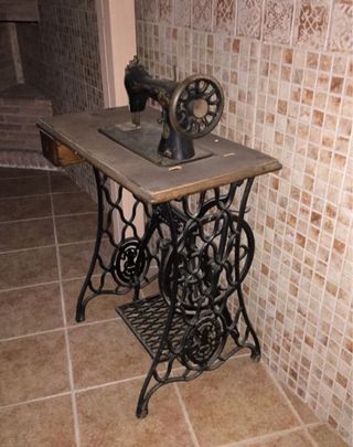 MÁQUINA DE COSER +100 AÑOS MARCA SINGER