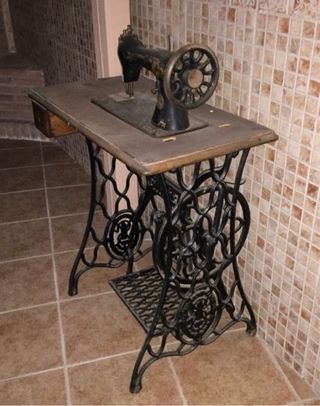 MÁQUINA DE COSER +100 AÑOS MARCA SINGER