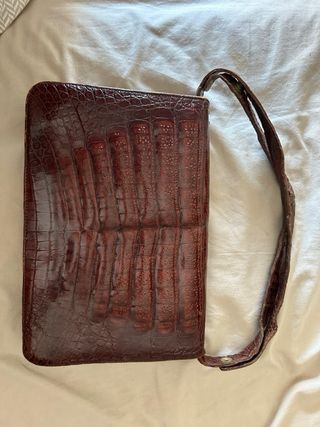 Juego de zapatos y bolso  en piel de cocodrilo