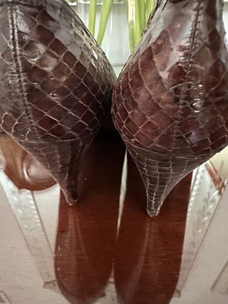 Juego de zapatos y bolso  en piel de cocodrilo