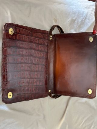 Juego de zapatos y bolso  en piel de cocodrilo