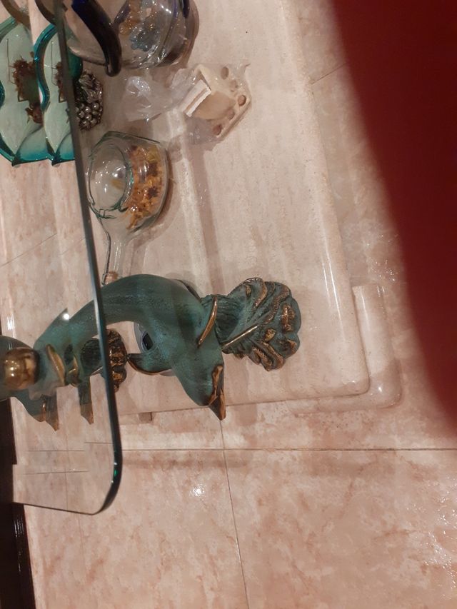 Mesa centro  marmol y cristal con delfines