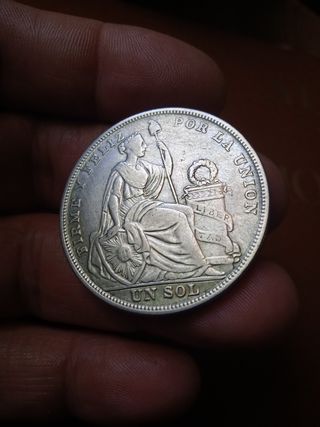 Antigua moneda peruana.
