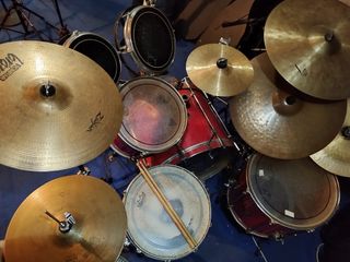 Clases de bateria telf  646440185 (Quim)