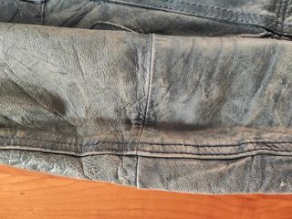 Cazadora de piel azul