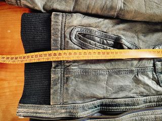 Cazadora de piel azul