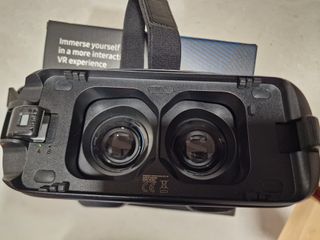 Samsung Gear VR 2017, modelo SM-R325, con mando
