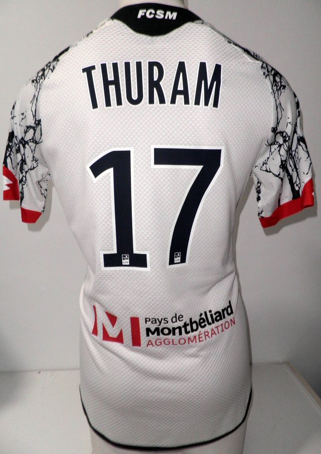 Marcus Thuram camiseta llevada en partido