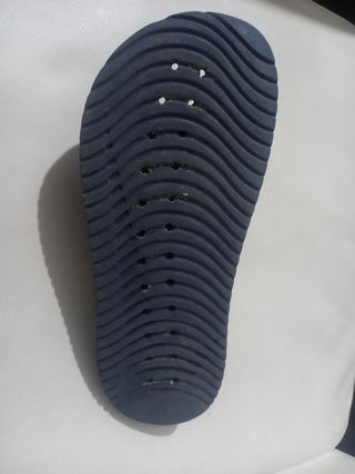 Chanclas Nike azul marino niño talla 37