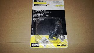 RENAULT R-20 Y R-30, PIEZAS Y RECAMBIOS (2)