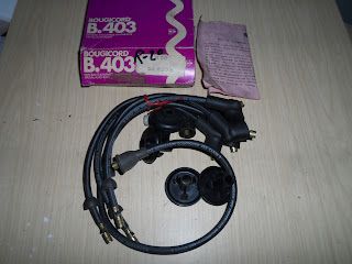 RENAULT R-20 Y R-30, PIEZAS Y RECAMBIOS (2)