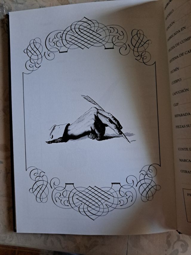Libro para coleccionistas de plumas