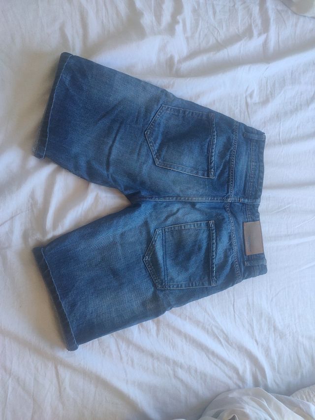 Pantalón vaquero corto pull&bear