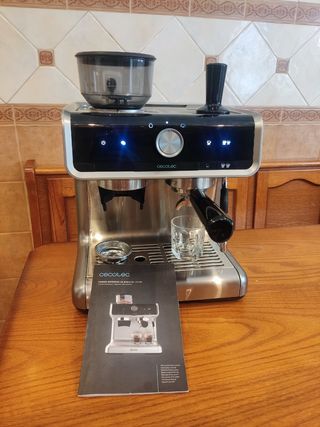 Cafetera express Cecotec