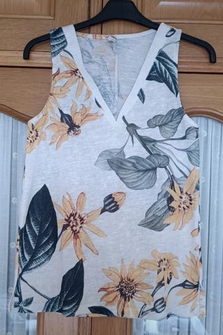 Camiseta sin mangas estampado de flores