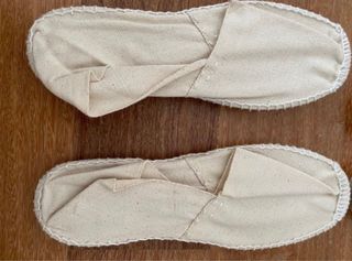 Alpargatas blancas y crudas sin estrenar