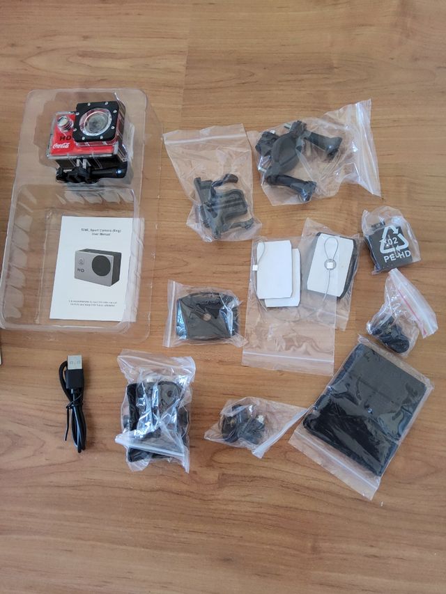 Camara deportiva de acción roja