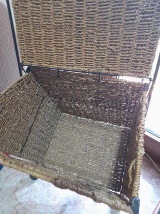 Mueble auxiliar con ruedas