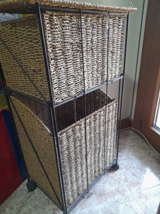 Mueble auxiliar con ruedas