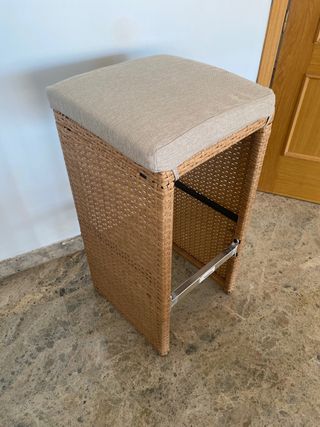 Taburete mimbre sklum con cojin NUEVO
