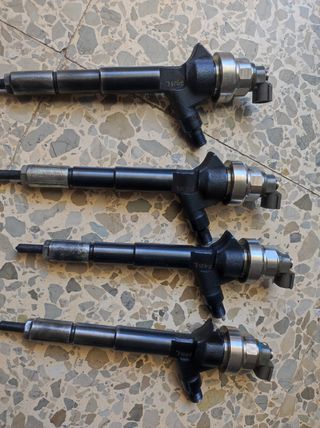 Inyector Opel Zafira 2010