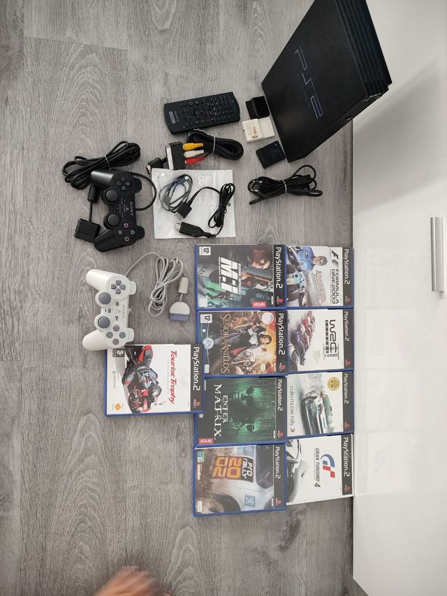 Video consola PS2 + juegos