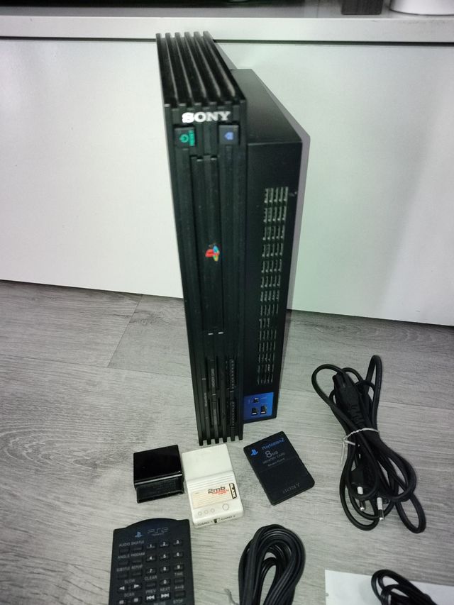 Video consola PS2 + juegos