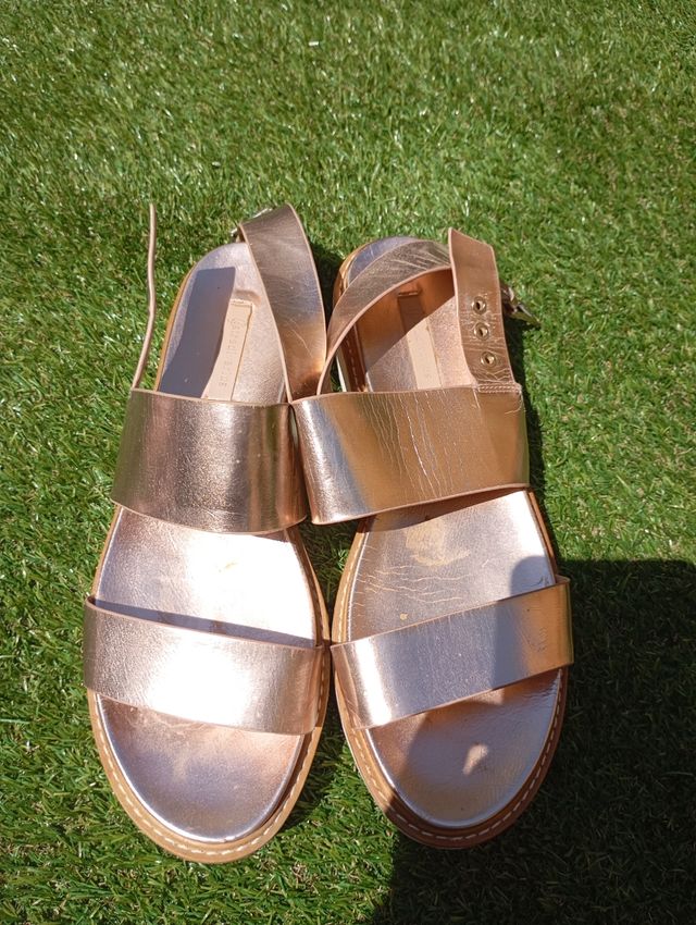 Sandalias doradas plataforma