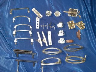 Manillas bisagras cierres de muebles antiguos