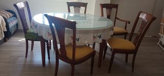 Mesa ovalada y extensible,30 ctm,con cristal,