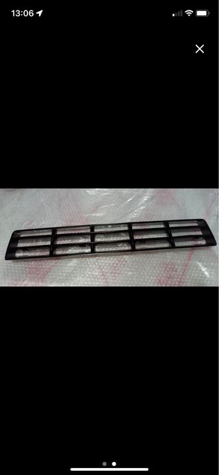 Rejilla central inferior defensa delantera golf IV