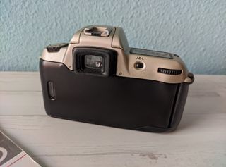 Nikon F60 Camara Réflex Color Champagne y Manual