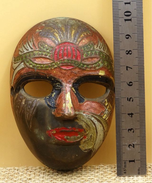 Antigua máscara bronce, vintage
