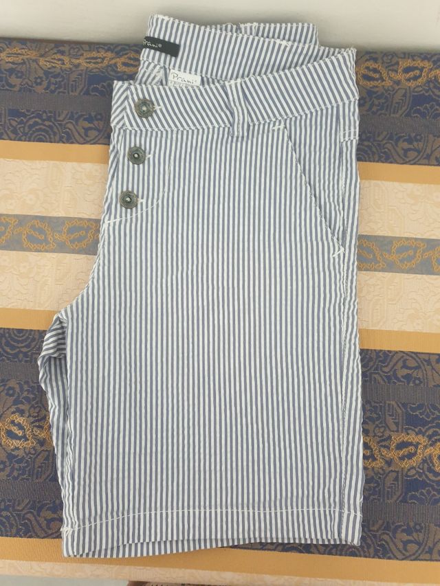 Pantaloncini marchio Prani