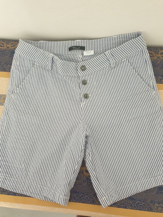 Pantaloncini marchio Prani