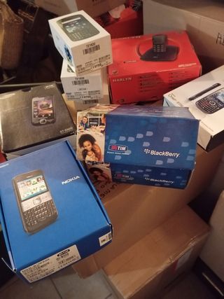 Telefoni vari per ricambi