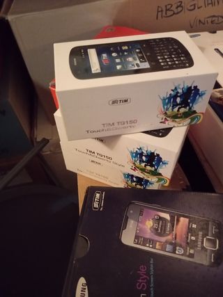 Telefoni vari per ricambi